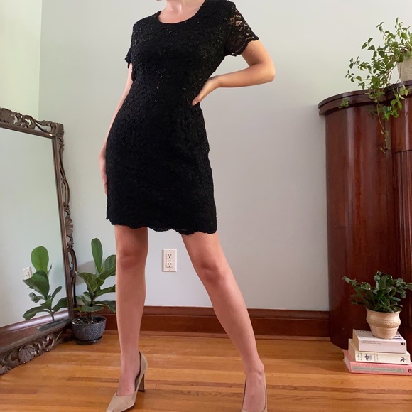 BEADED BLACK LACE DRESS - Picture 7 of 8